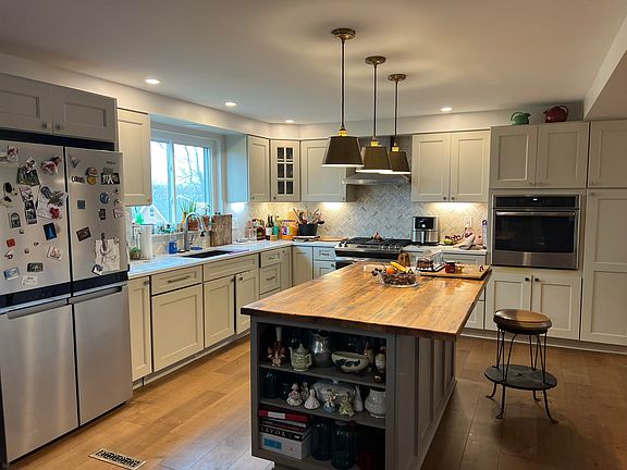 3rd image of 2466 Cecilia Dr