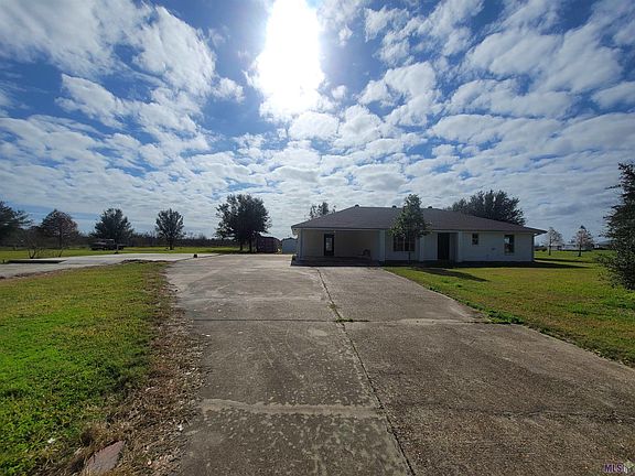 3rd image of 3841 Levee Loop