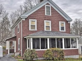 9 Maple St, Mendon, MA 01756