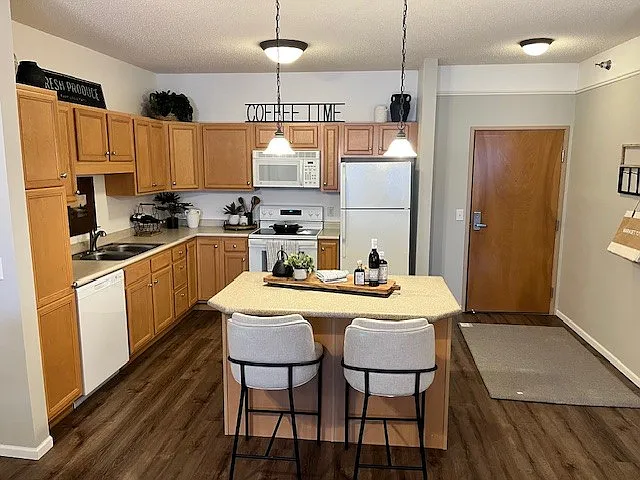 Blackberry Pointe Apartments — Photo 1