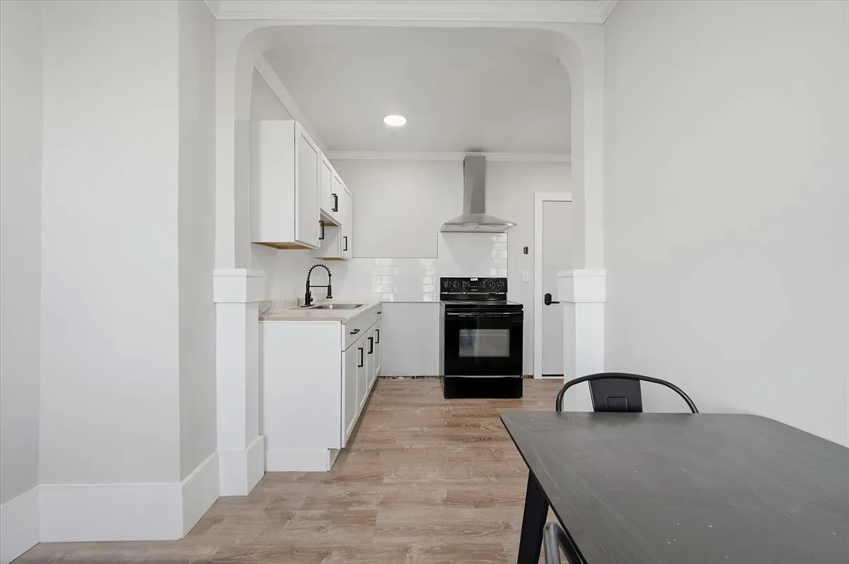 1 bed, 900 sqft, $975 — Photo 3