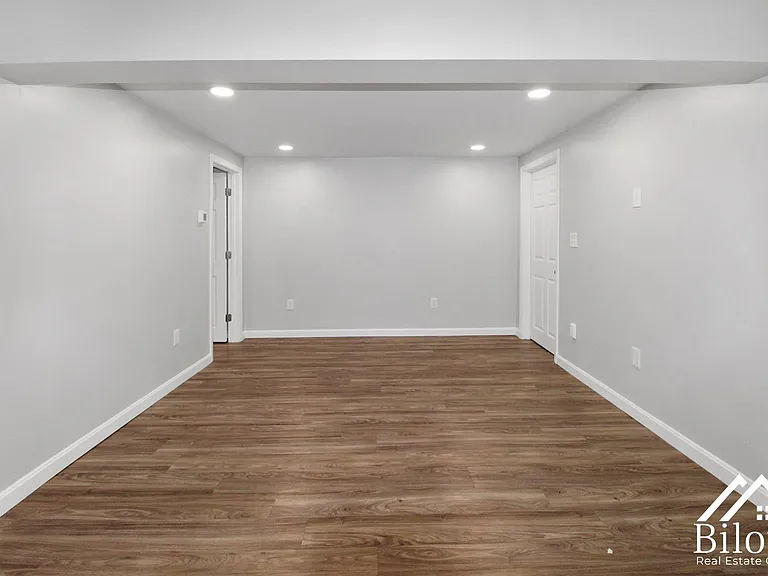 242 Waterman Avenue — Photo 32