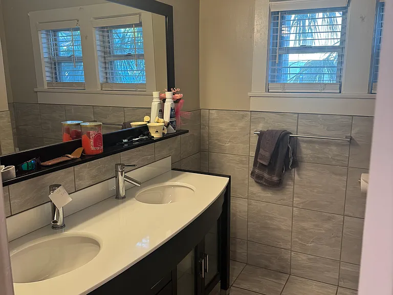 309 Court Ave — Photo 15