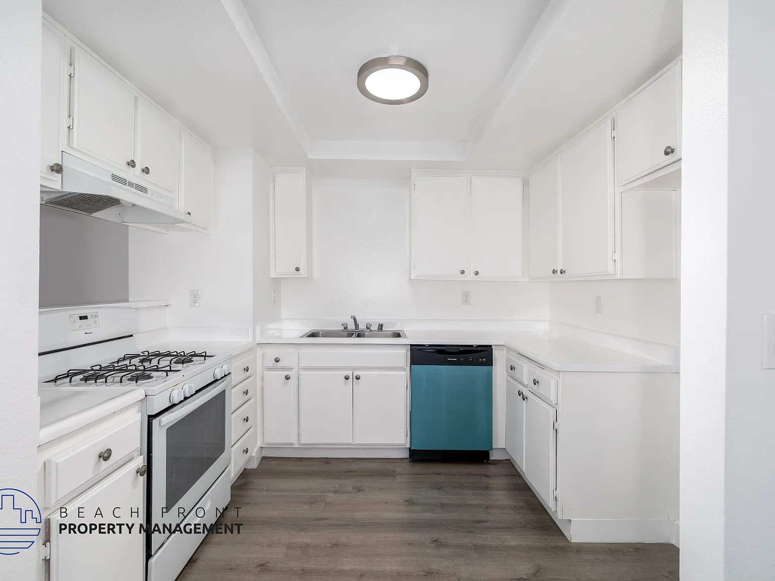 13628 Kornblum Ave. — Photo 1