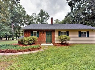7397 Davis Country Rd, Randleman, NC 27317
