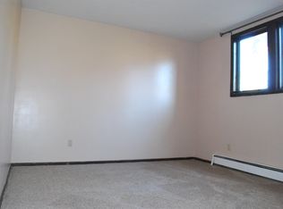 803 17th St SE APT 04, Cedar Rapids, IA 52403