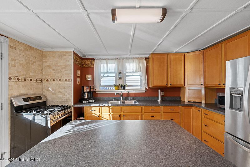 4th image of 23 Johnston Avenue