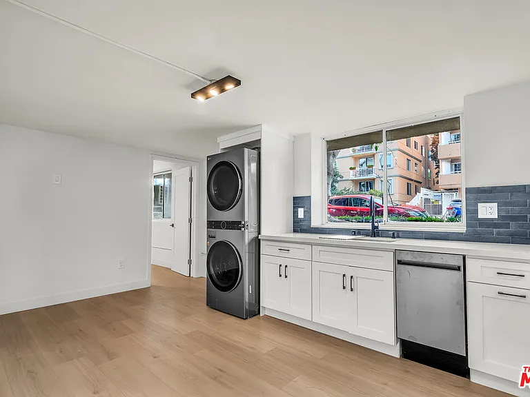 1200 S Shenandoah St #100 — Photo 1