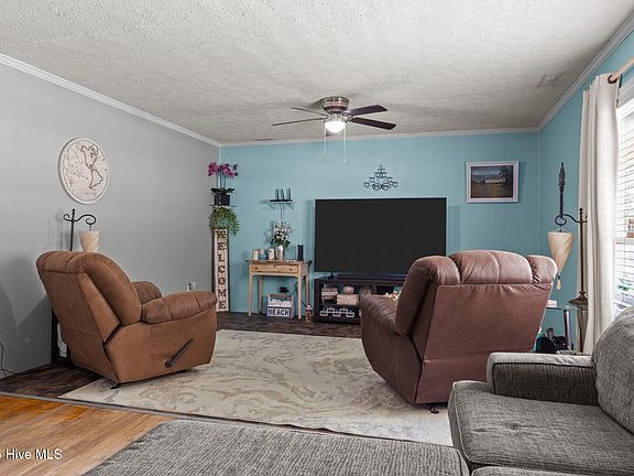 3rd image of 231 Water Oak Drive
