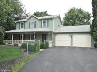 782 Franklin Square Dr, Chambersburg, PA 17201