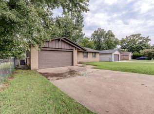 1713 S 6th St, Broken Arrow, OK 74012