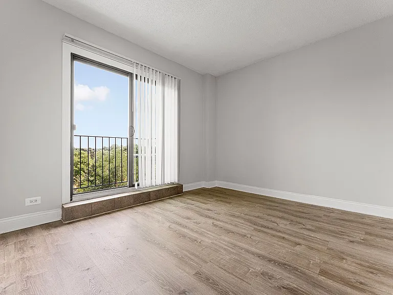 The Legacy HB at Clarendon Park — Photo 55