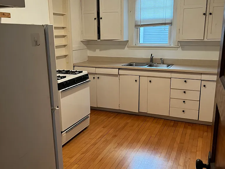 718 Harrison St — Photo 5