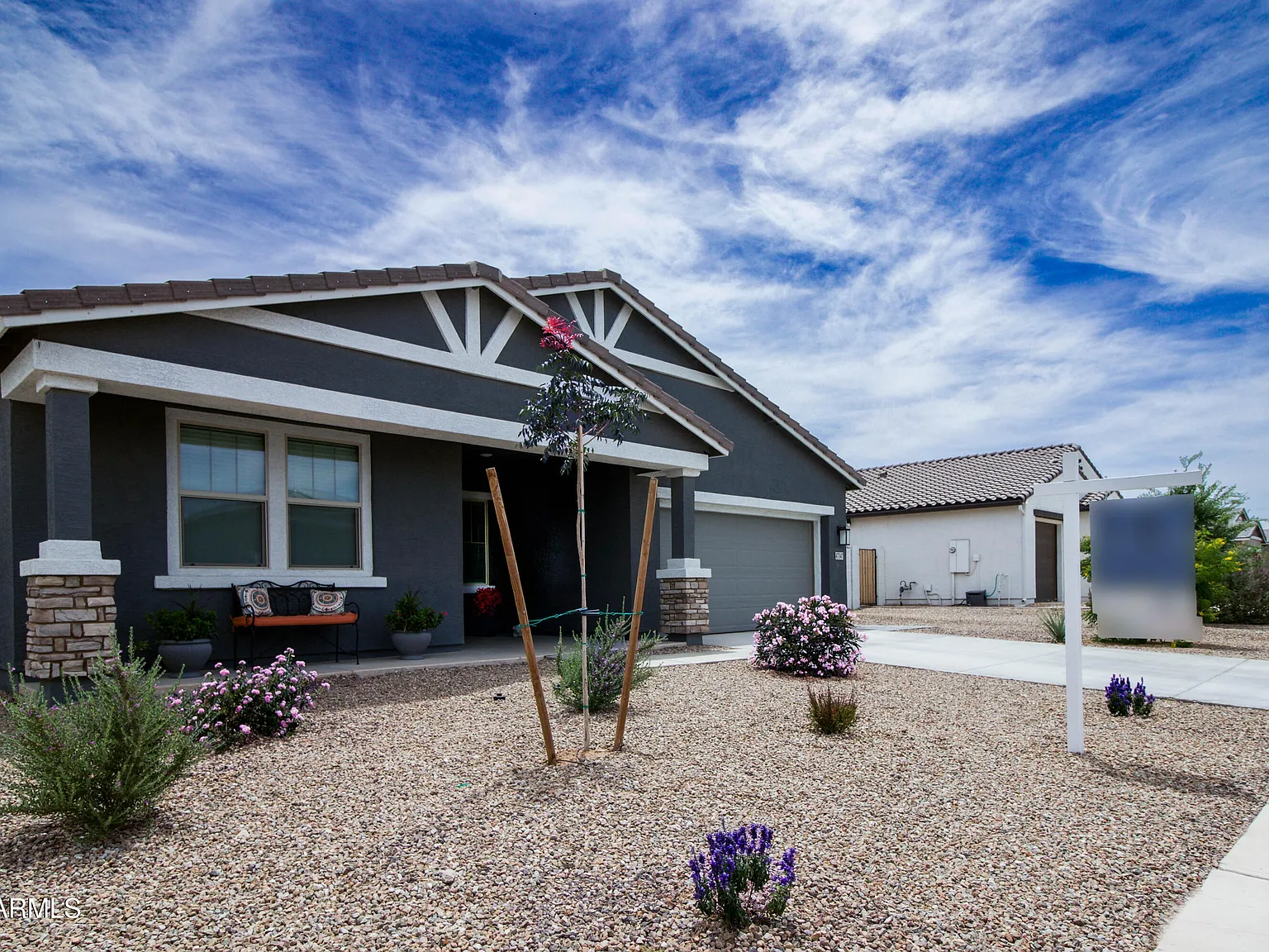 3 bed, 2.5 bath, 2492 sqft, $2,300 — Photo 3