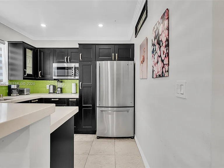 10004 E Bay Harbor Dr #8 — Photo 10