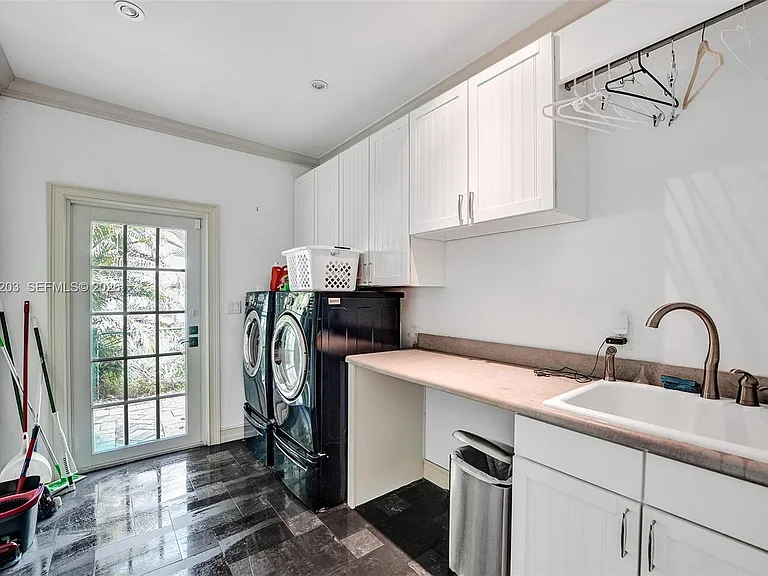 22180 Woodset Ln — Photo 69