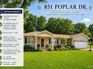 851 Poplar Dr, Saint Louis, MO 63125