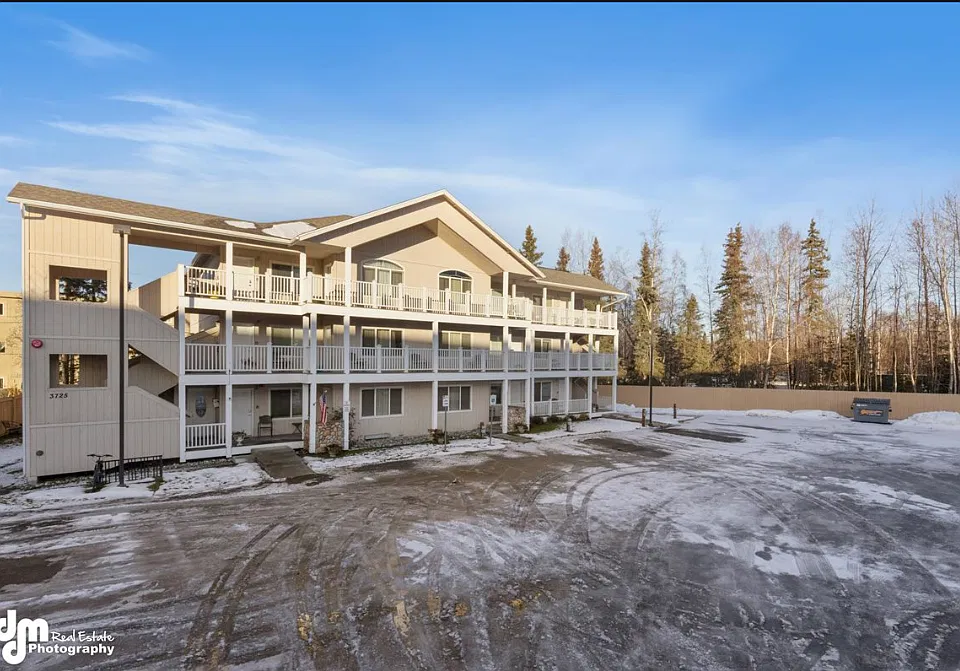 Fully Furnished Units Near UMED District, Anchorage, AK | Athenian Village Apartments