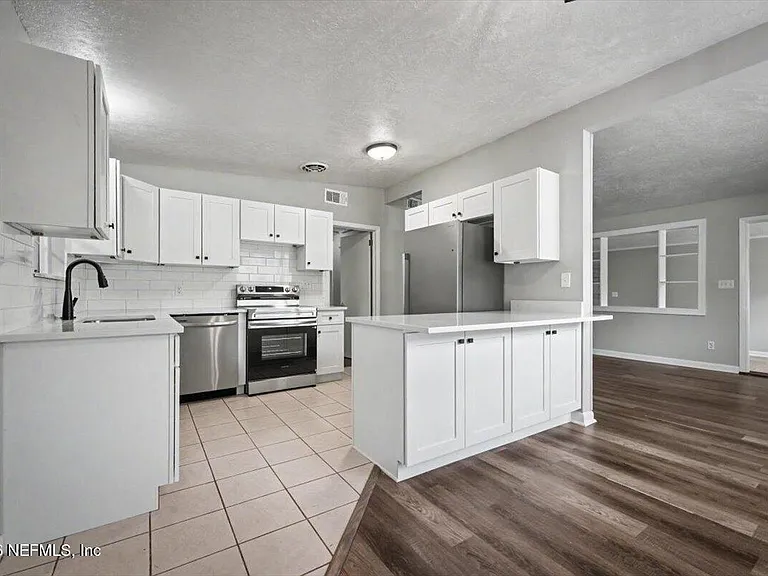 7010 Arques Rd — Photo 16