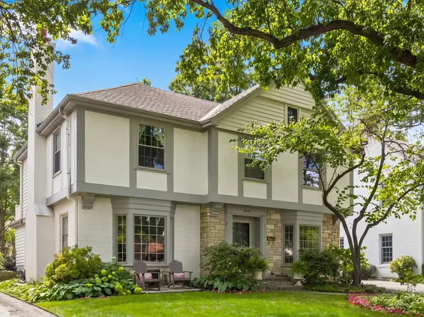 2205 Thornwood Ave, Wilmette, IL 60091