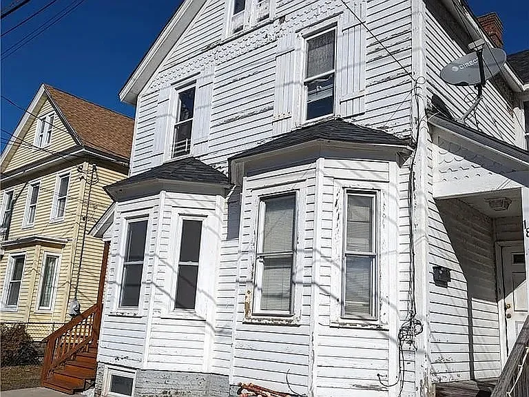 3 bed, $1,750 — Photo 1