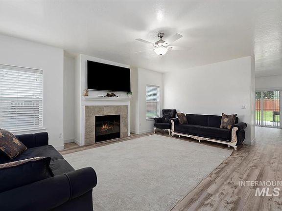 3rd image of 7364 W Spur Ct