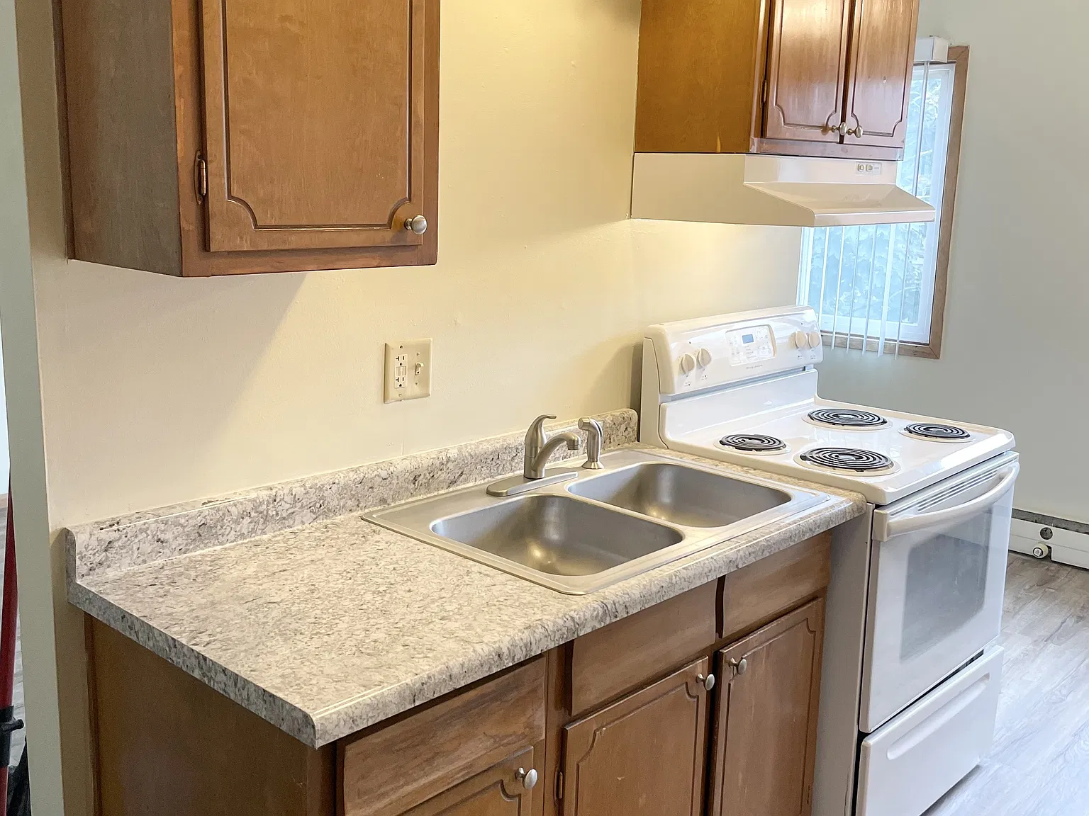 Oak Hills Apartments — Photo 2