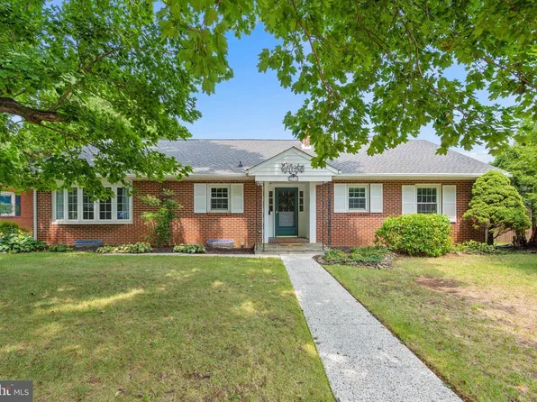 222 Potomac Hts, Hagerstown, MD 21742