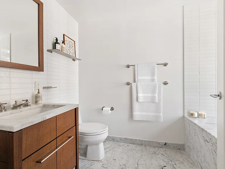 140 E 63rd St #14B — Photo 14