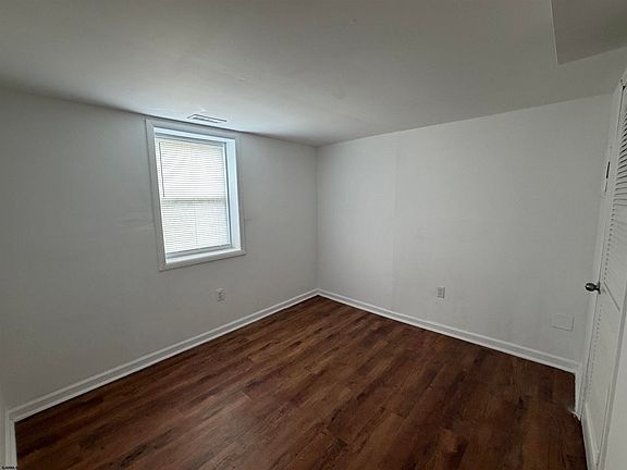 4th image of 24 N Vermont Ave APT 1