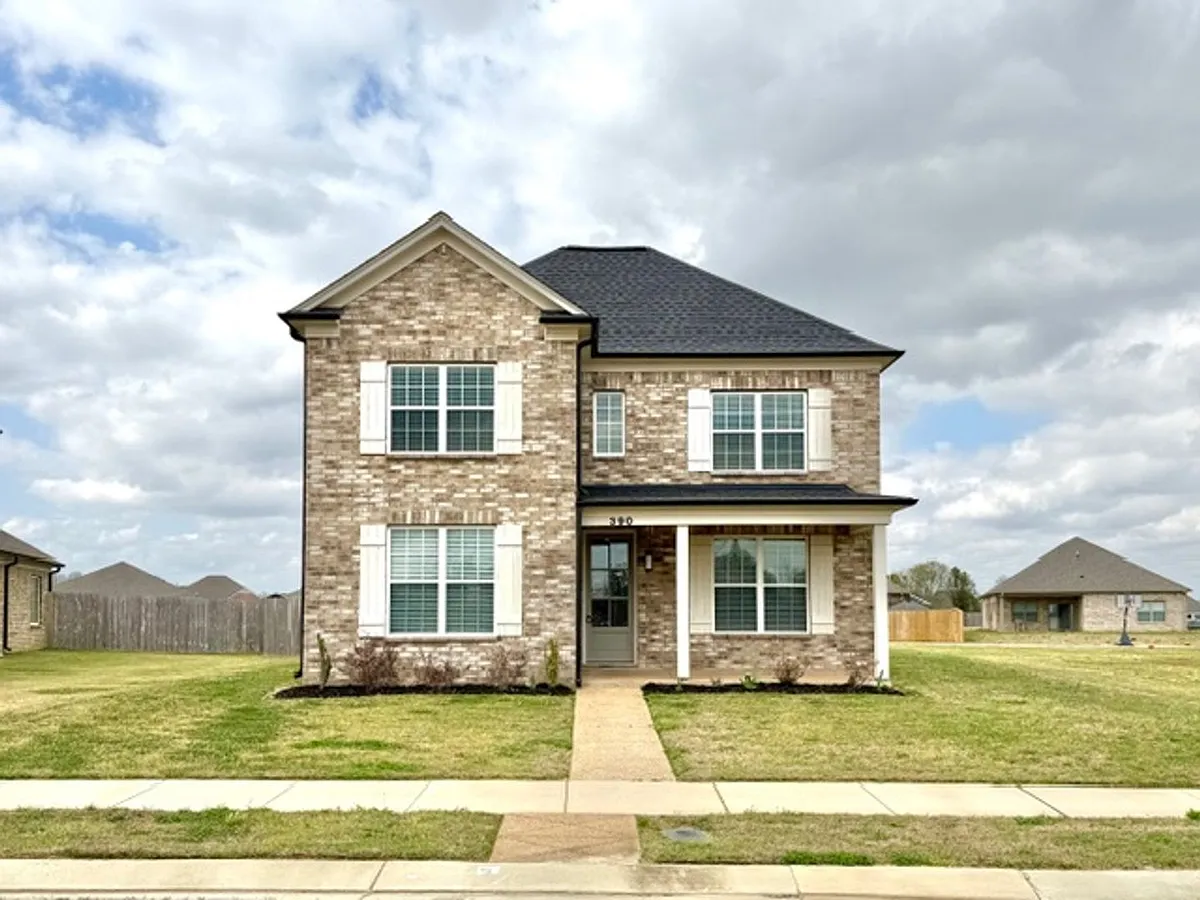 Building Photo - 390 Azalea Dr