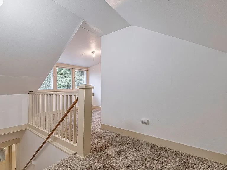 623 E Main St — Photo 24