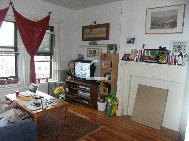2nd image of 847 Beacon St #8IAS