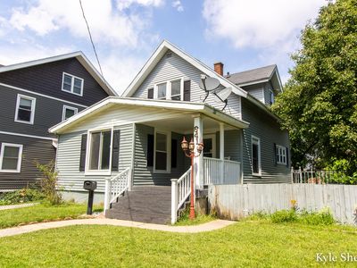 641 Burton St SE, Grand Rapids, MI, 49507