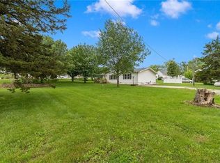611 W School St, Hamilton, MO 64644