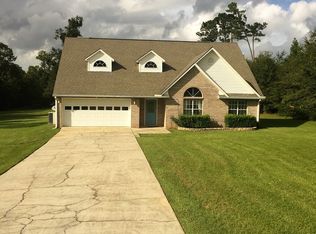 25084 Honeysuckle Ln, Pass Christian, MS 39571