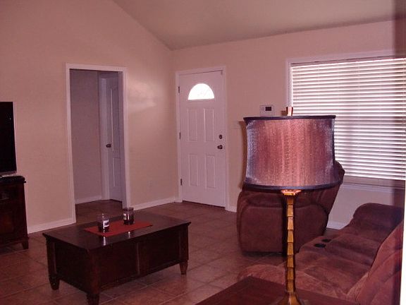 3rd image of 1845 Chestnut Dr