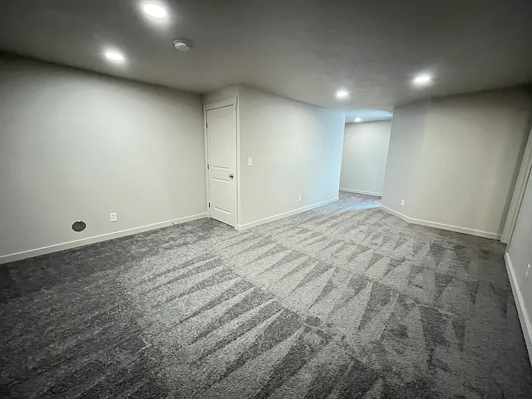 407 N 360 W — Photo 17