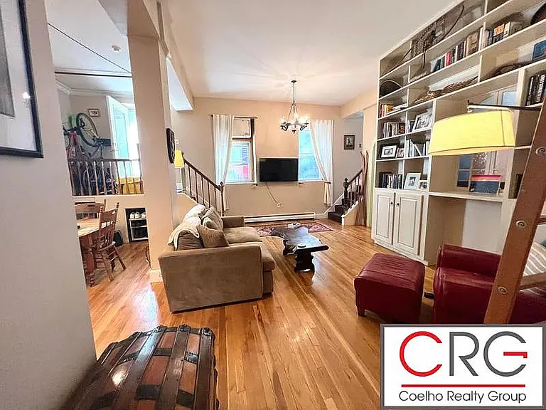 238 Columbia St #1 — Photo 4
