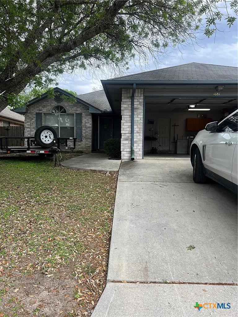 3 bed, 2.0 bath, 1490 sqft, $1,695 — Photo 1