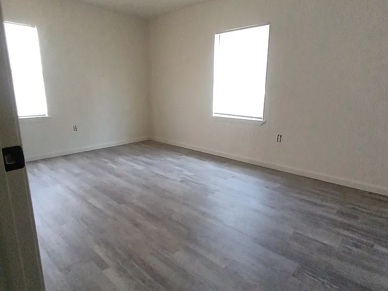 1116 Hazelwood Dr — Photo 8