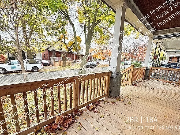 1063 Hickory Rd — Photo 3