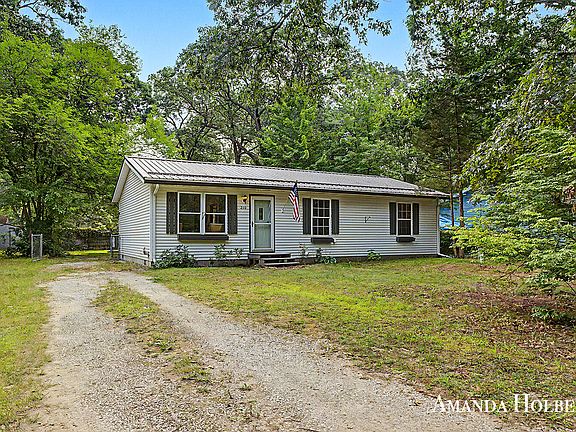 3rd image of 230 Shonat St