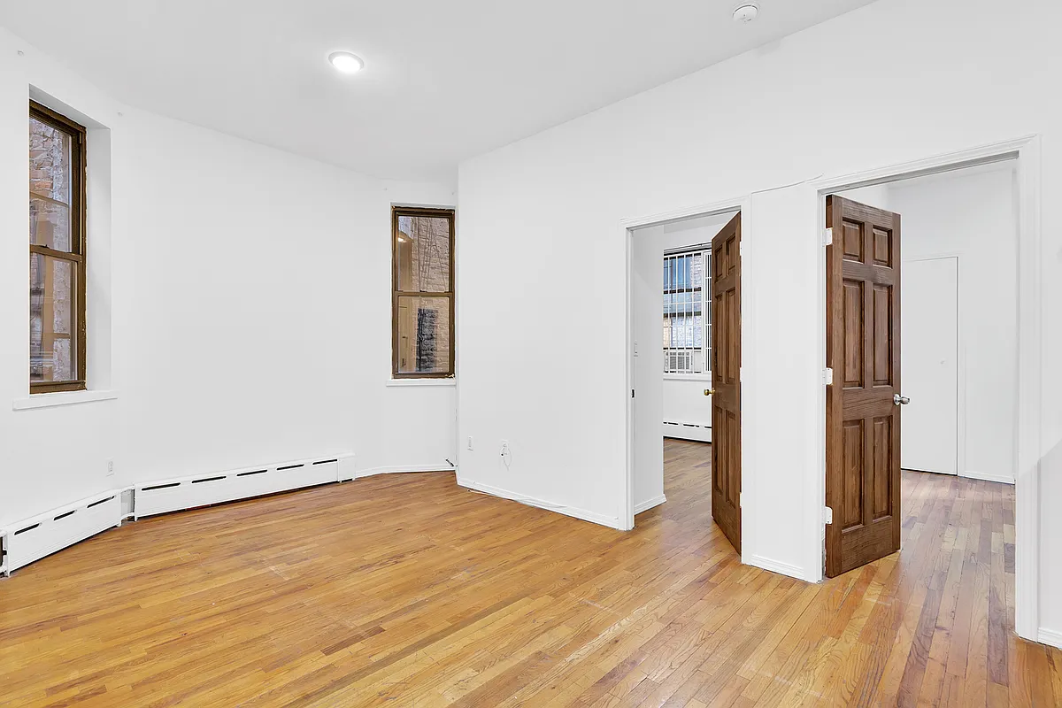 Building Photo - 858 9th Ave #3R