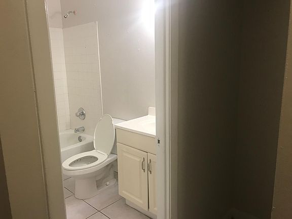 2nd image of 4889 Pimlico Ct
