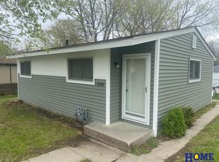 1200 N 52nd St, Lincoln, NE 68504