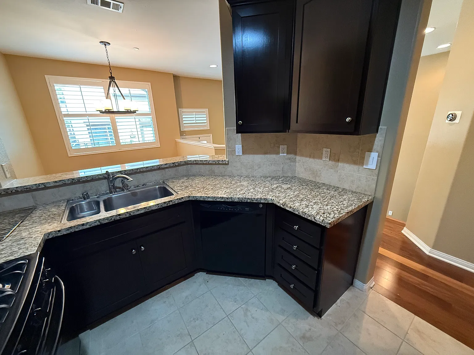 2 bed, 1043 sqft, $3,500 — Photo 4