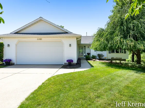 5286 Debbie Ct SW, Wyoming, MI 49418