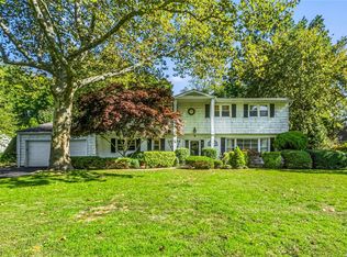 78 Cardinal Rd, Manhasset, NY 11030