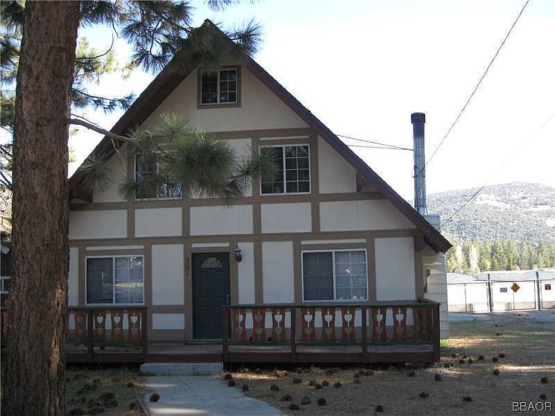 1st image of 301 W Fairway Blvd